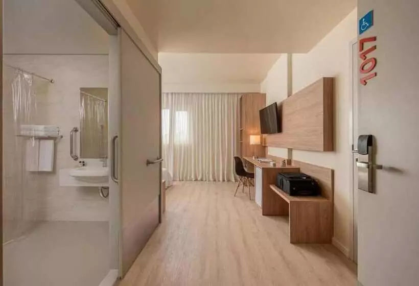 ホテル Intercity Curitiba Batel