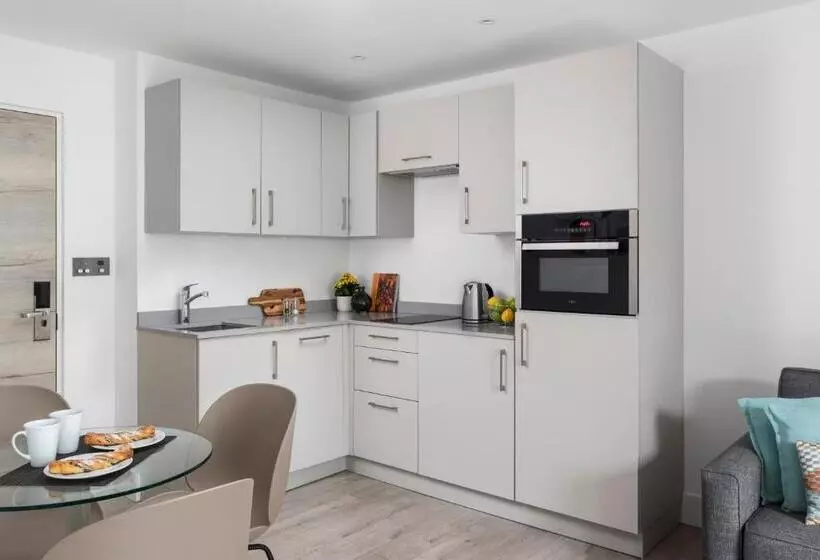 Q Square By Supercity Aparthotels