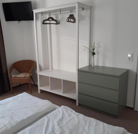 Hostel Bed & Kitchen