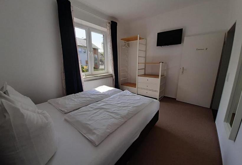 Hostel Bed & Kitchen