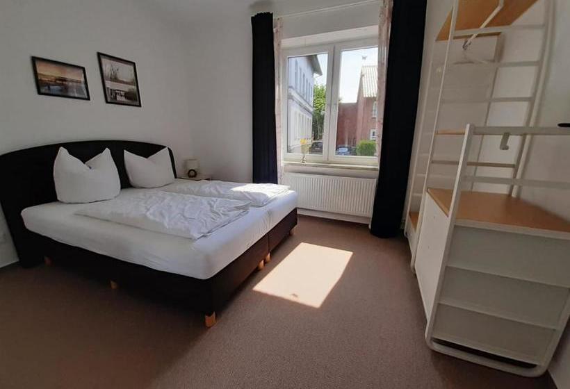 Hostel Bed & Kitchen