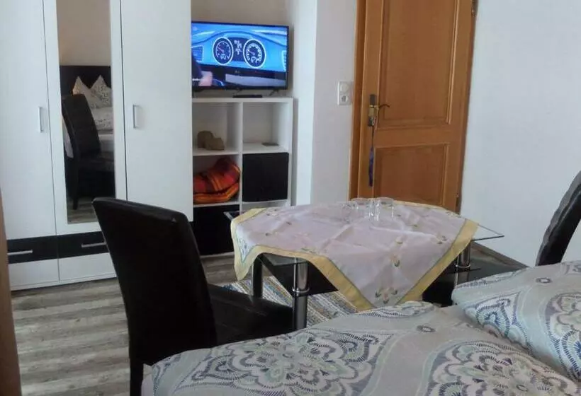 Aamiaismajoitus (B&B) Lehnhäusl Aschauer