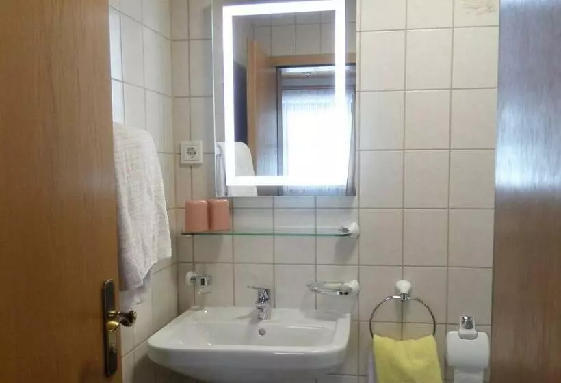 Aamiaismajoitus (B&B) Lehnhäusl Aschauer