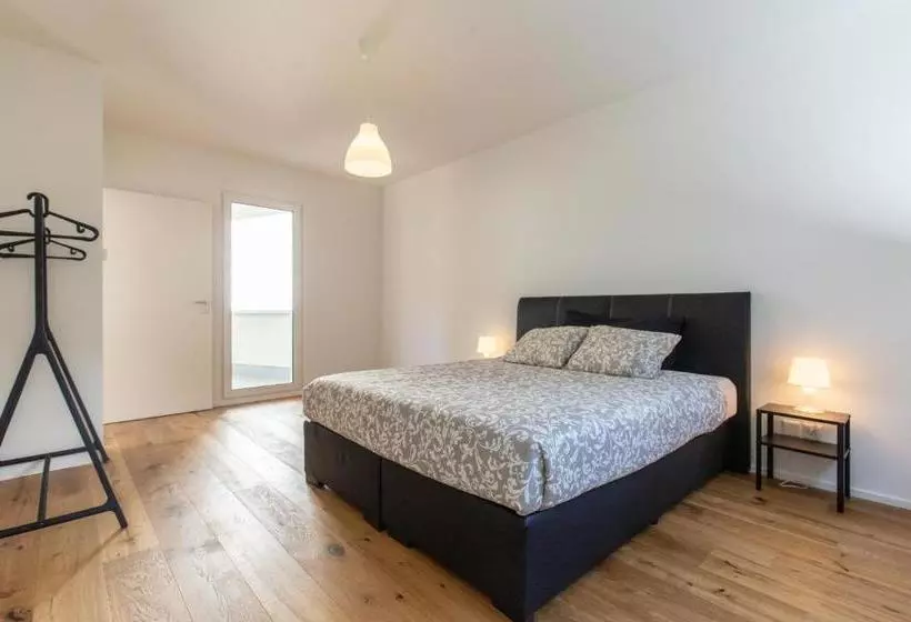 Good Night Apartments