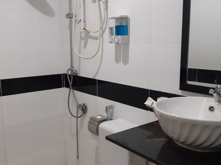 בית מלון כפרי New Season Riverside