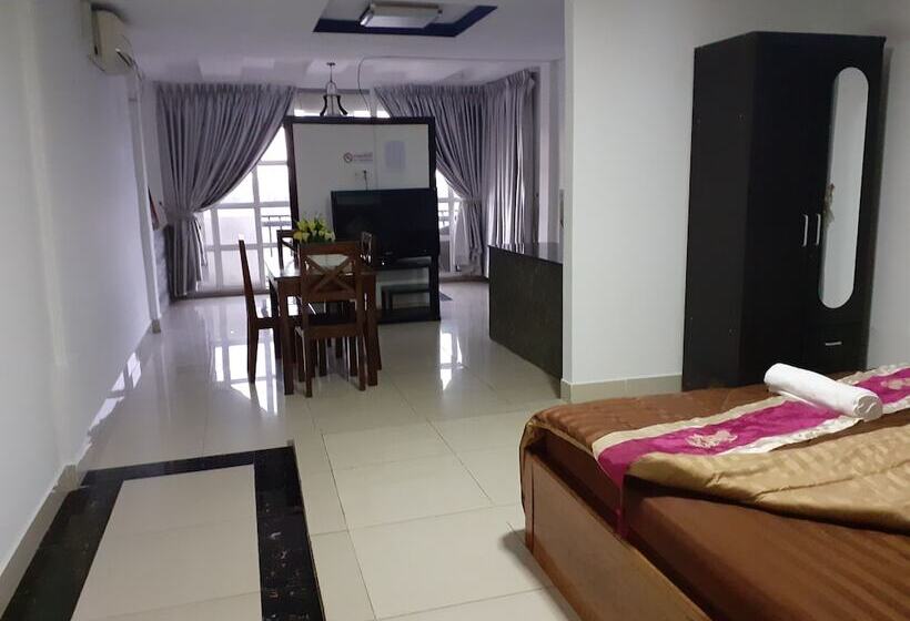 בית מלון כפרי New Season Riverside