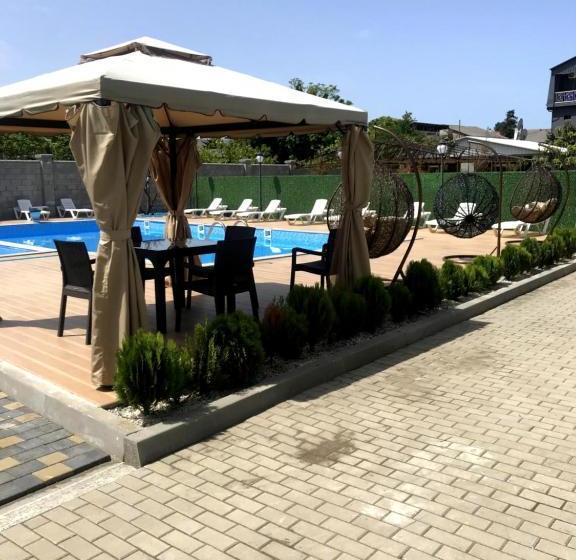 پانسیون Georgian Wine House