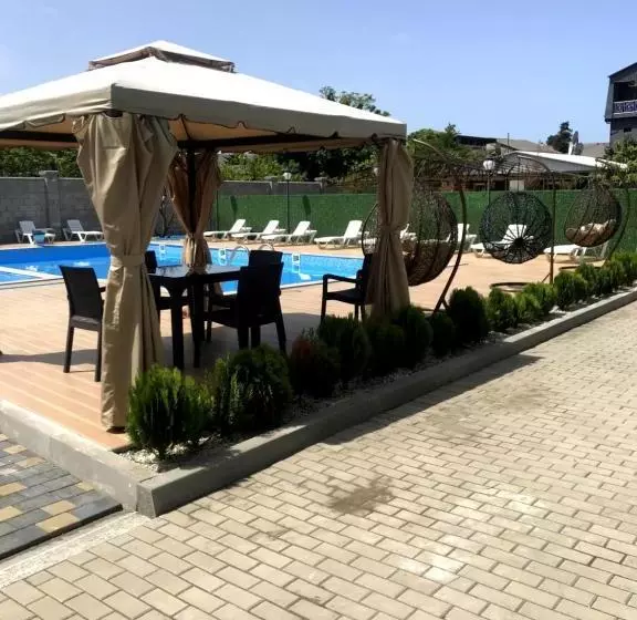 پانسیون Georgian Wine House