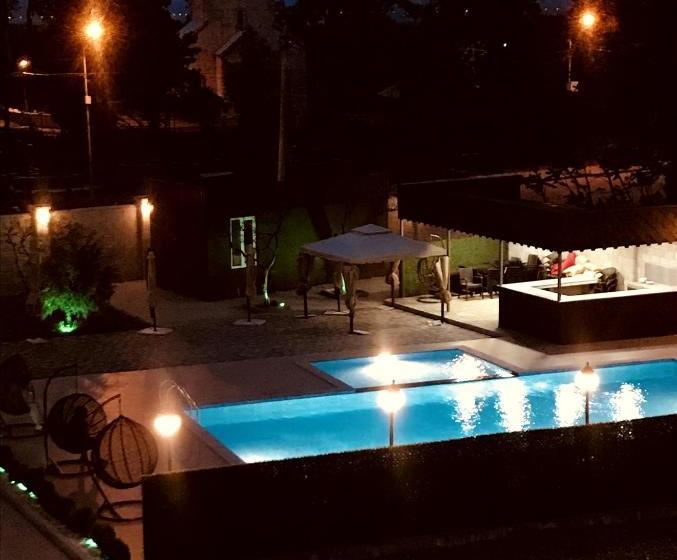 پانسیون Georgian Wine House