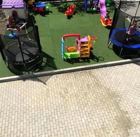 پانسیون Georgian Wine House