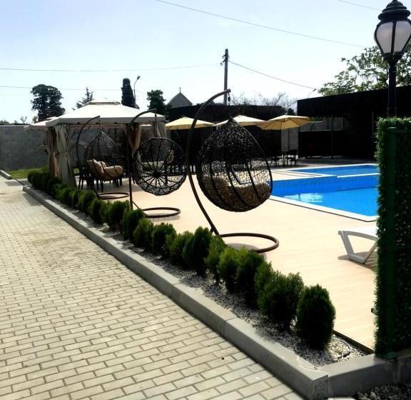 پانسیون Georgian Wine House