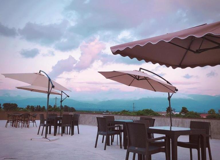 پانسیون Georgian Wine House