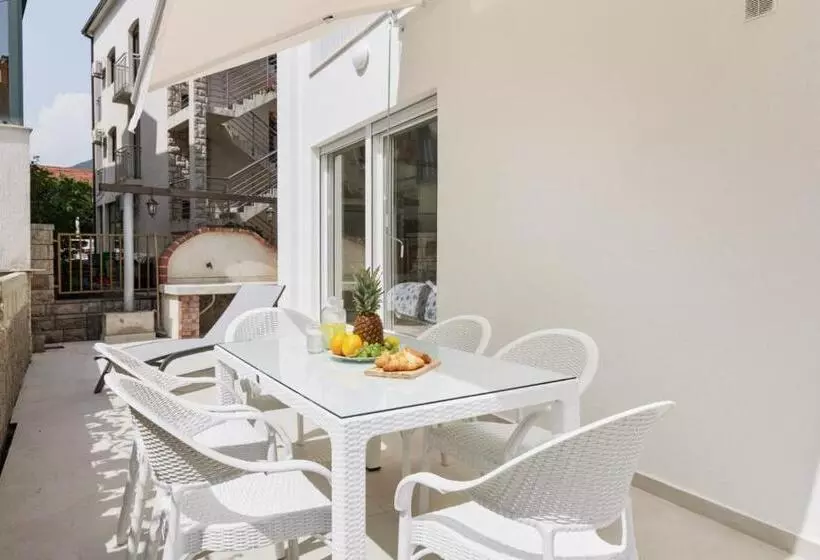 پانسیون Petrovic Apartmani