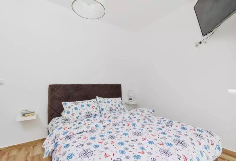 پانسیون Petrovic Apartmani