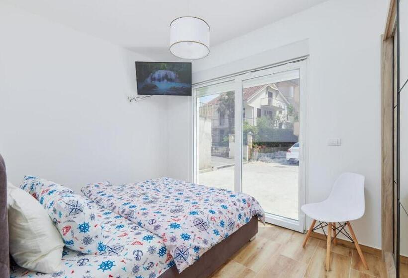 پانسیون Petrovic Apartmani