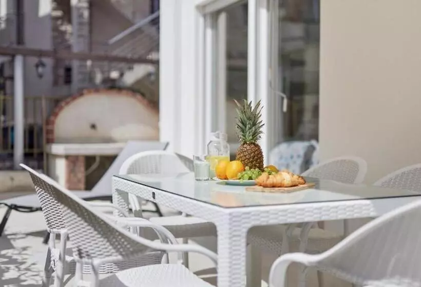 پانسیون Petrovic Apartmani