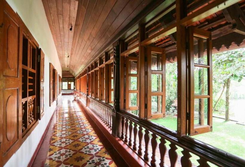 אתר נופש Chittoor Kottaram Royal Mansion A Cgh Earth Saha Experience