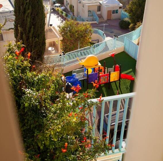 Seven Garden Alhada Suites