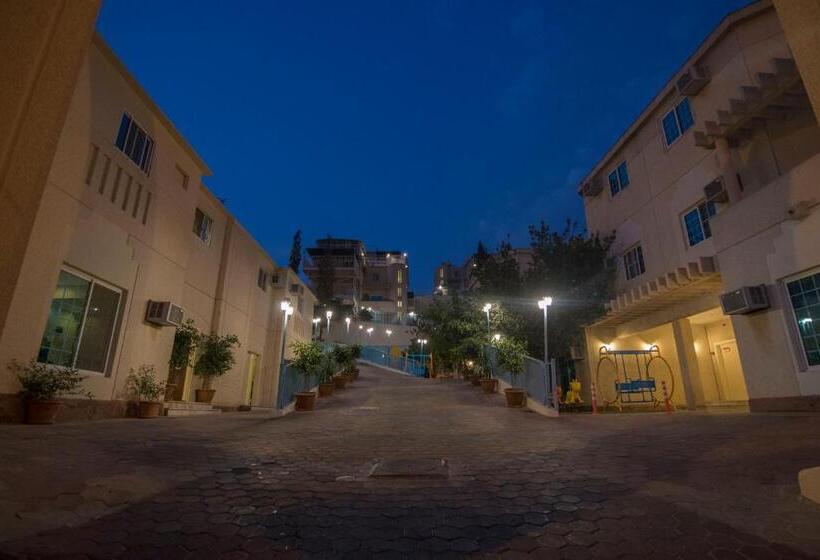 Seven Garden Alhada Suites