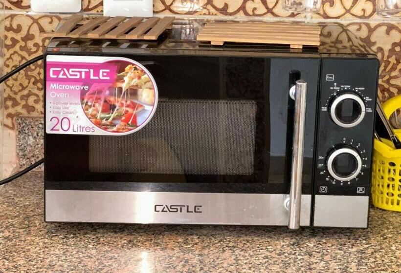 Full Pyramids View Apartment With Balcony For 8 P