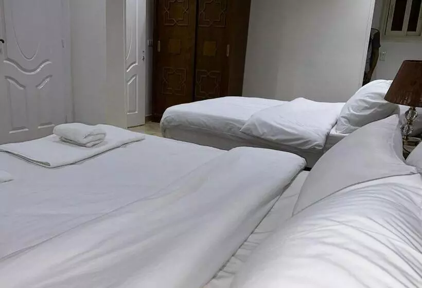 Full Pyramids View Apartment With Balcony For 8 P
