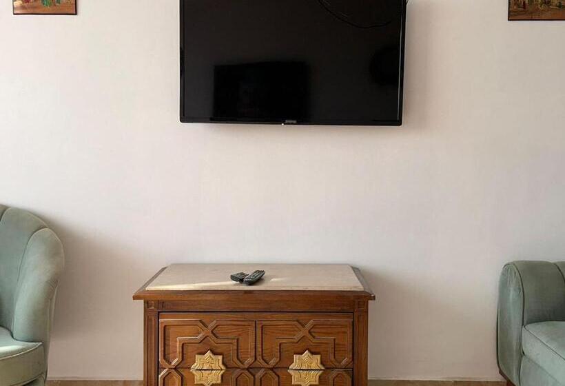 Full Pyramids View Apartment With Balcony For 8 P