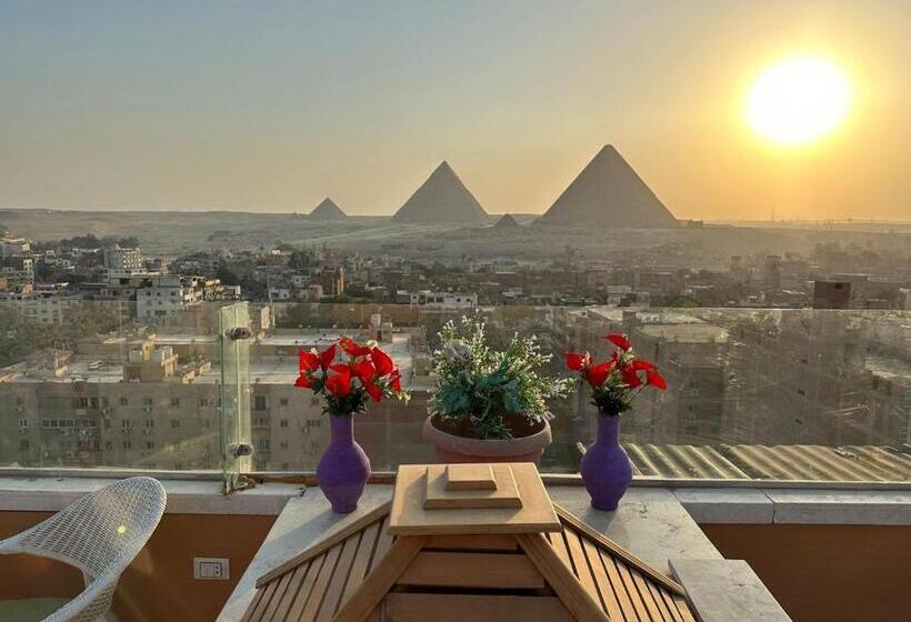 Full Pyramids View Apartment With Balcony For 8 P