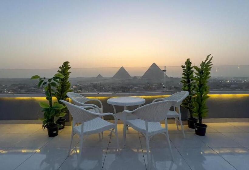 Full Pyramids View Apartment With Balcony For 8 P