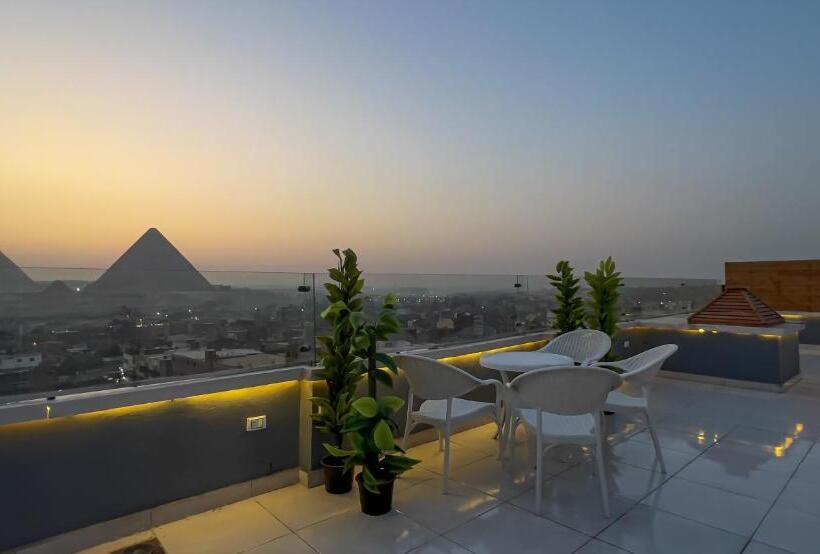 Full Pyramids View Apartment With Balcony For 8 P