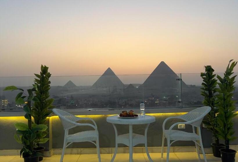 Full Pyramids View Apartment With Balcony For 8 P