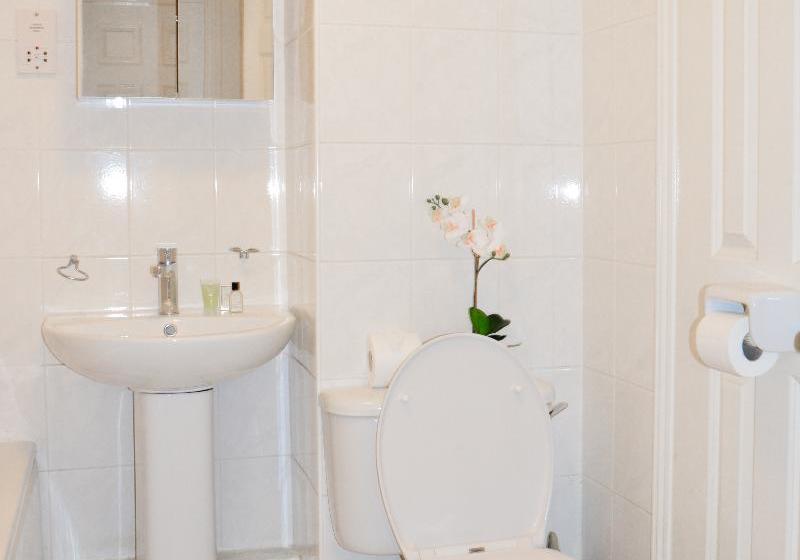 Otel Meridian Place By Oyo Rooms