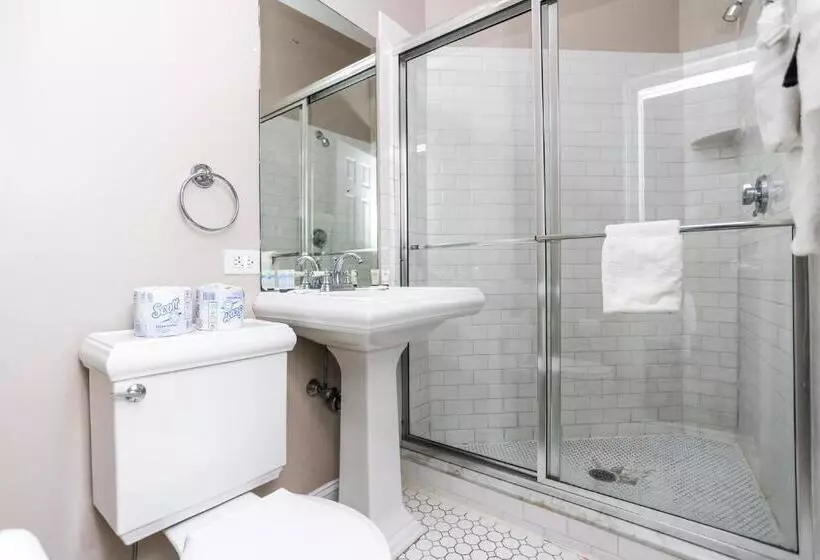 Heart Of South End, Convenient, Comfy Studio #42