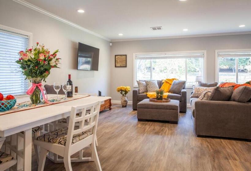 בית מלון כפרי Cozy Country Cottage In Sebastopol Cottage