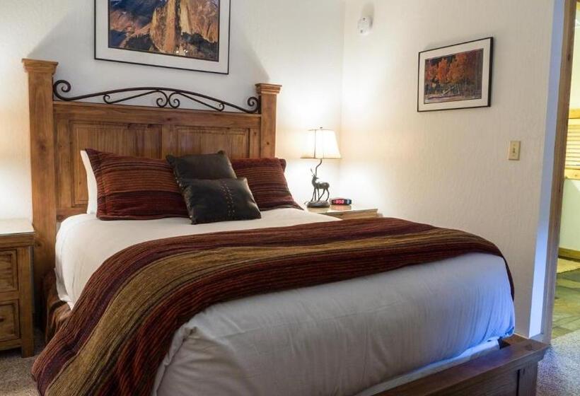 Отель Ski Trails 4058