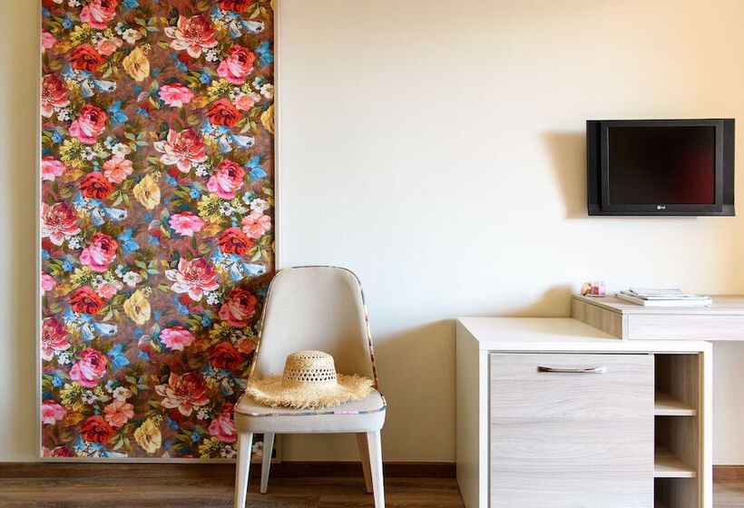 Alexandra Beach Spa Resort