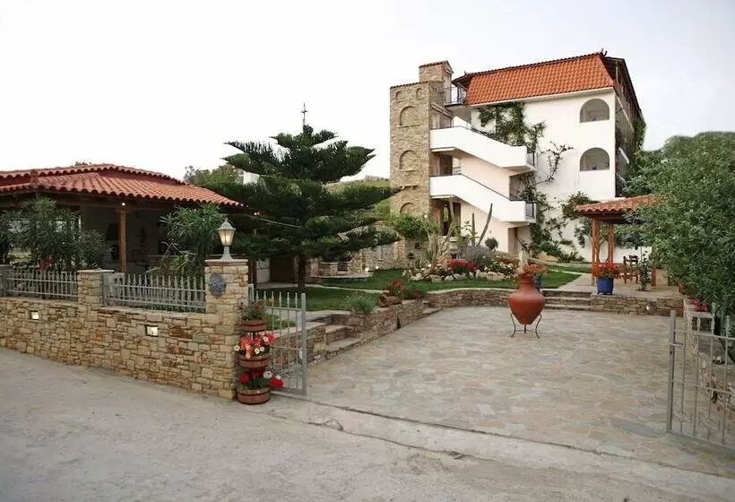 Argo Rooms & Studios