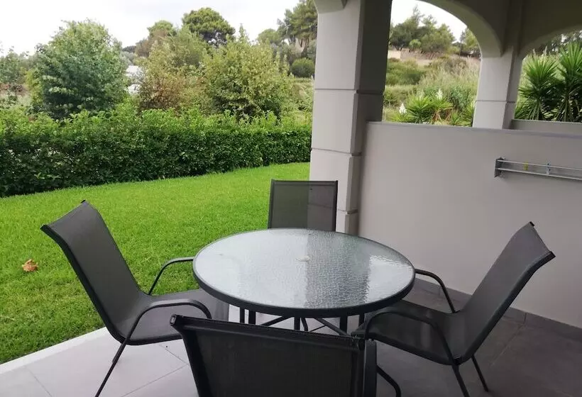 Astra Village Hotel Suites