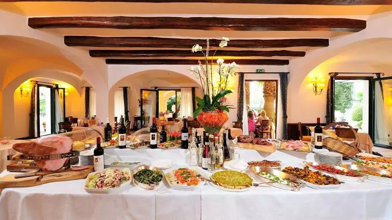 Отель Arbatasar