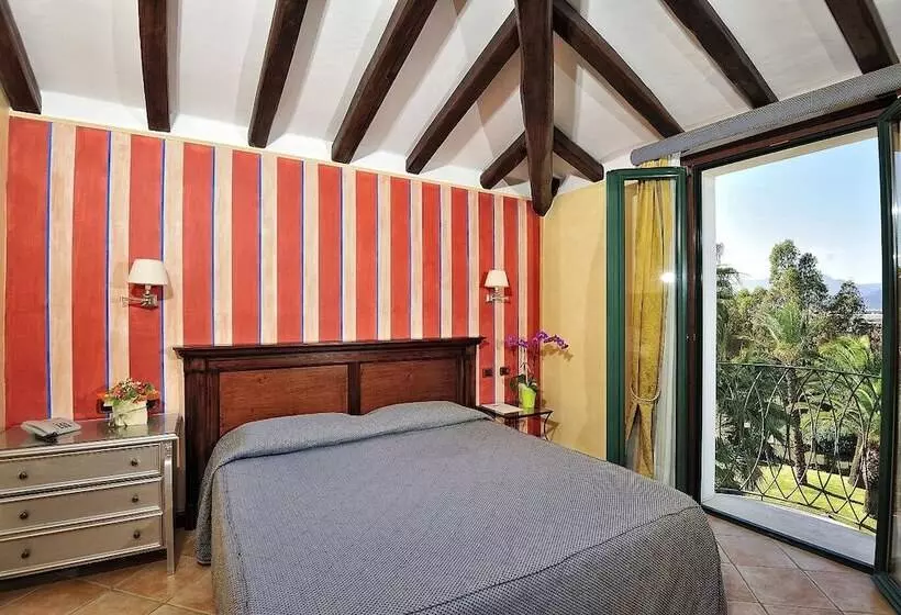 Отель Arbatasar