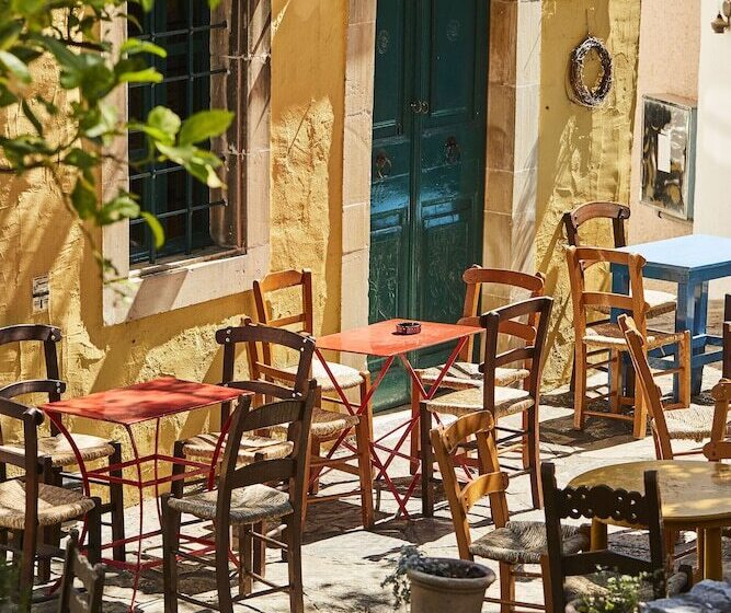 בית מלון כפרי Arolithos Traditional Village