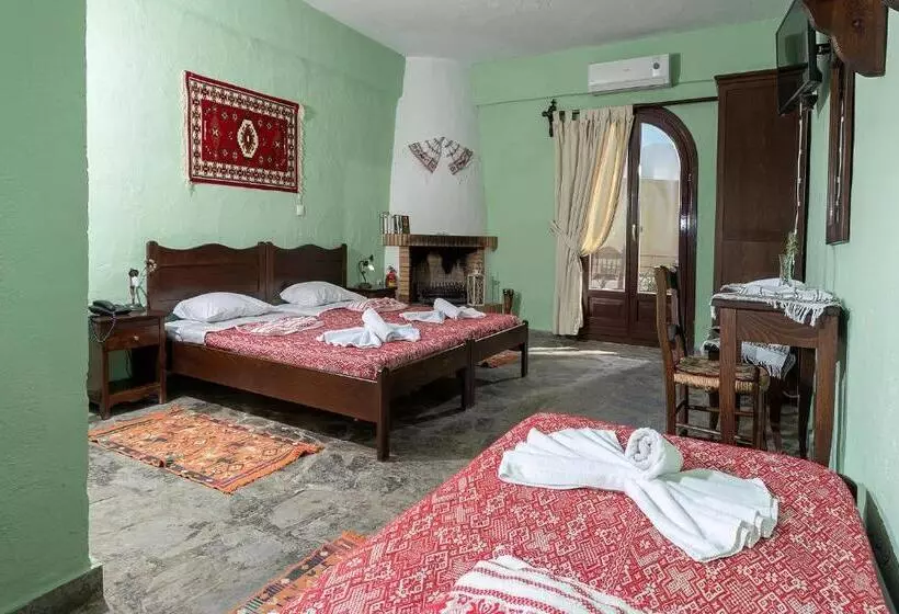 בית מלון כפרי Arolithos Traditional Village