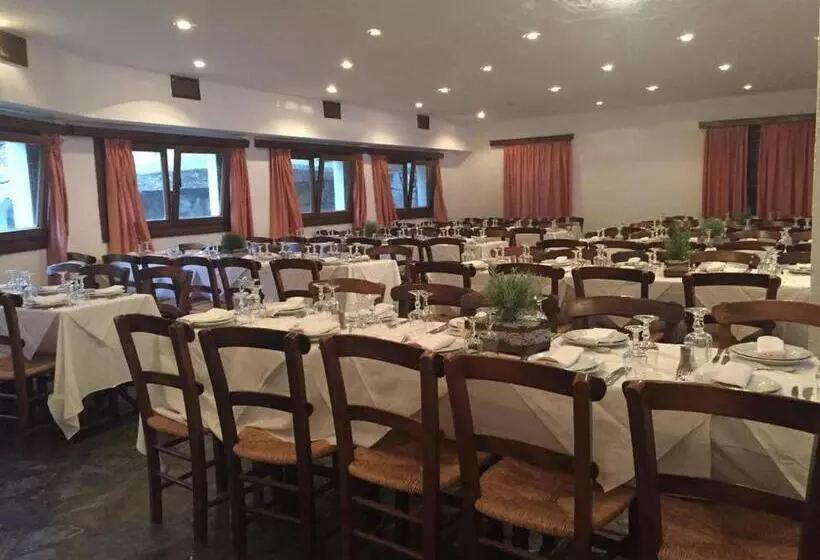 בית מלון כפרי Arolithos Traditional Village