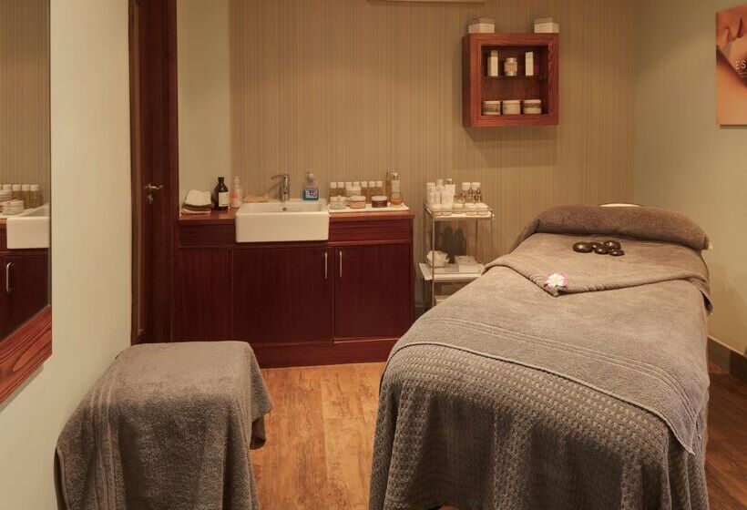 Cambridge Belfry Hotel & Spa