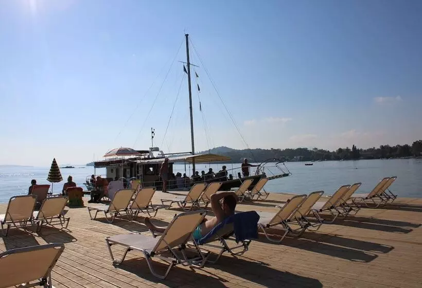 Hotelli Dassia Beach