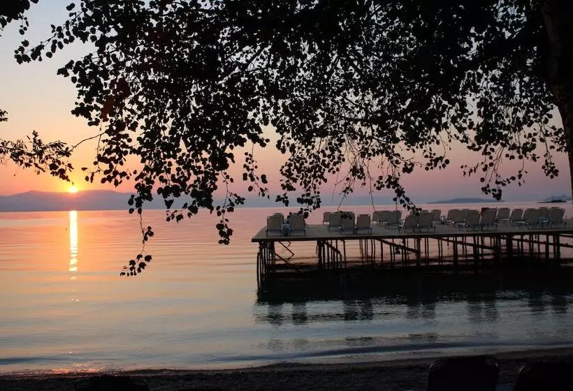 Hotelli Dassia Beach