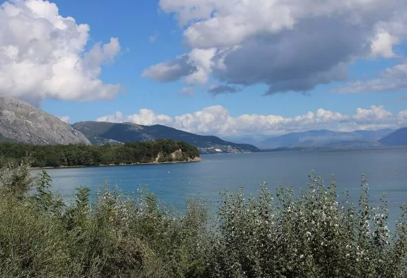 Hotelli Dassia Beach