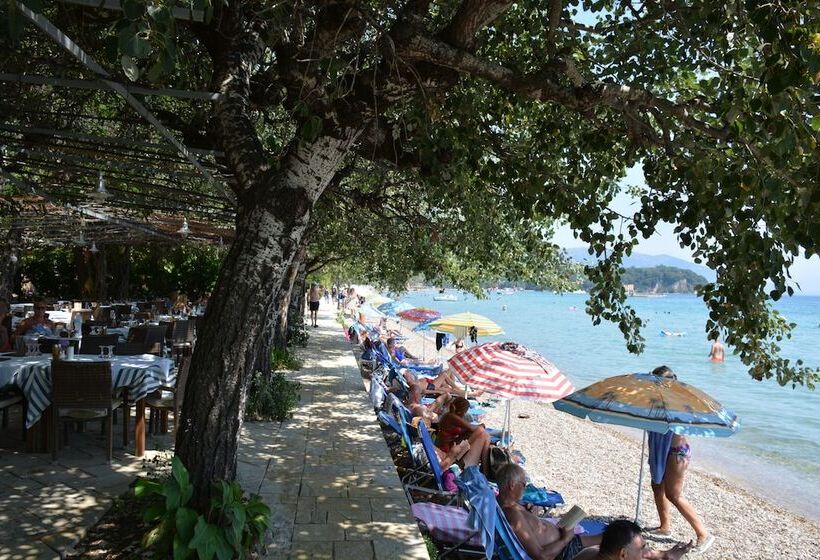 בית מלון כפרי Dassia Beach