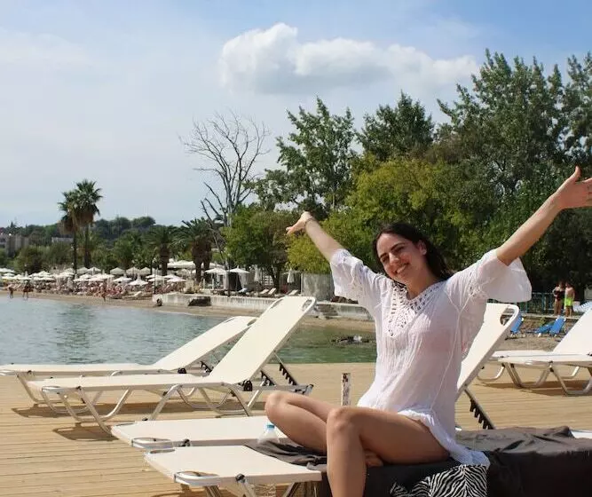 Hotelli Dassia Beach