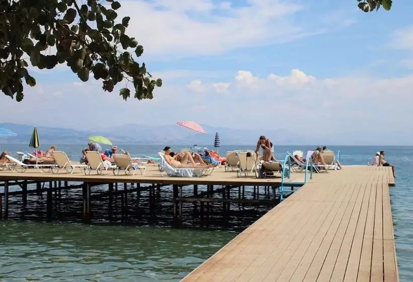 Hotelli Dassia Beach