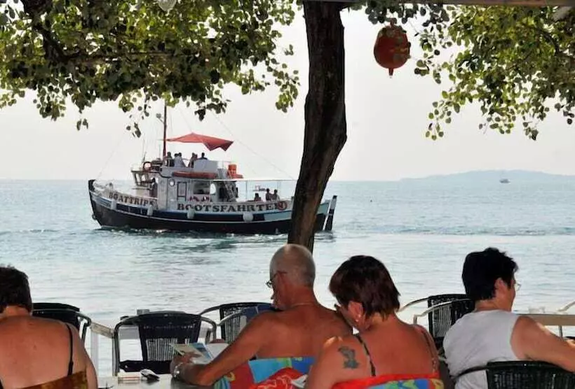 Hotelli Dassia Beach